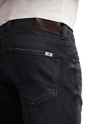 Pantaloni Jeans da uomo Mustang Oregon Straight  1008469-4000-883