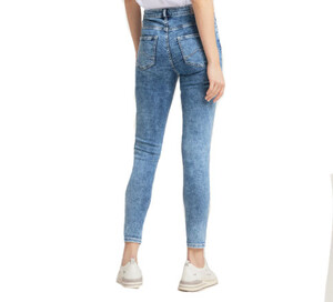 Pantaloni Jeans da donna Mustang Zoe Super Skinny 1009620-5408